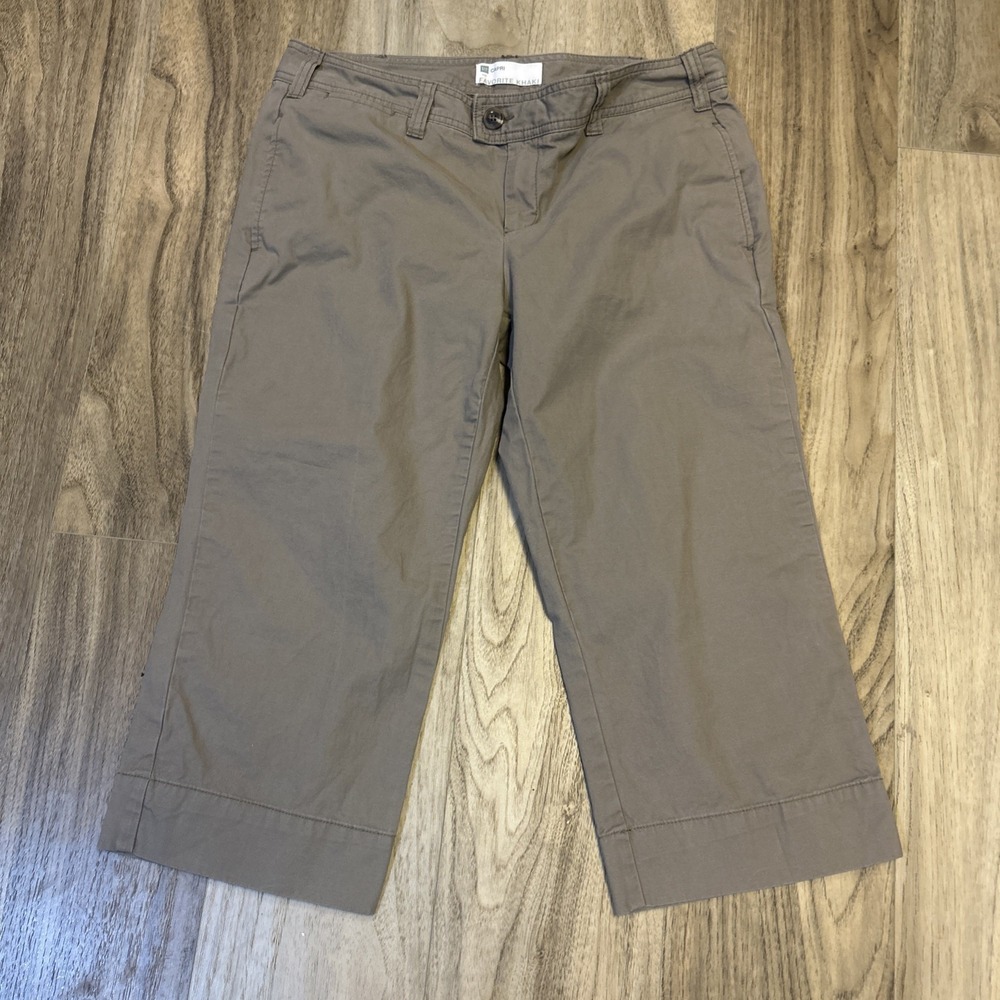 Gap Favorite Khaki Chino Capri Wide Leg‎ Size 10 Classic. 34X21"
